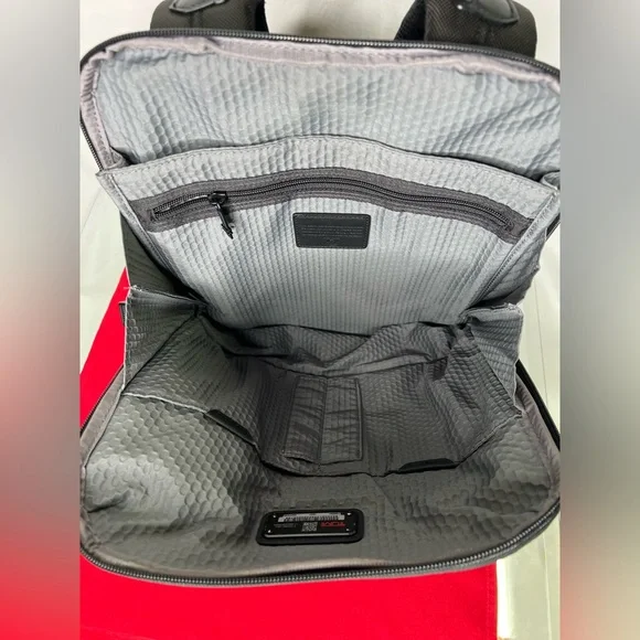 compare timbuk2 backpacks Timbuk2 Authority vs Division Explained in 5 Minutes